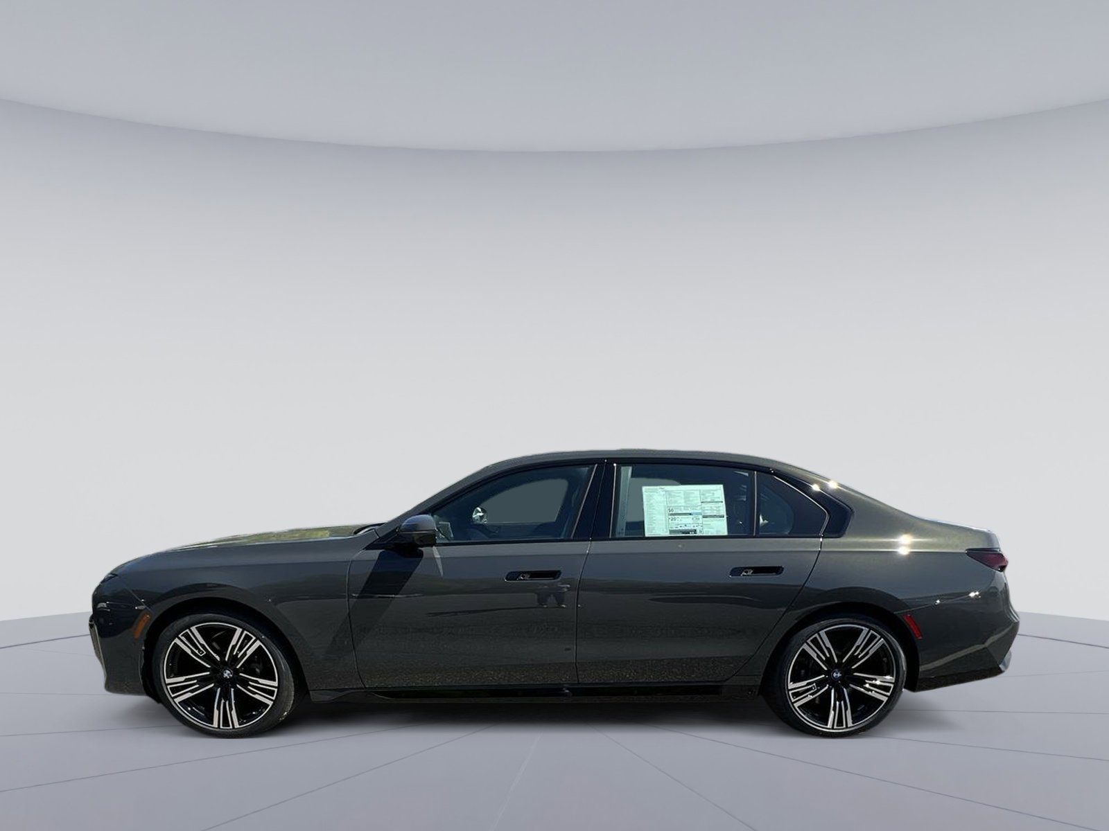 New 2026 BMW 760i xDrive w/ Executive Package AWD/4WD image 2
