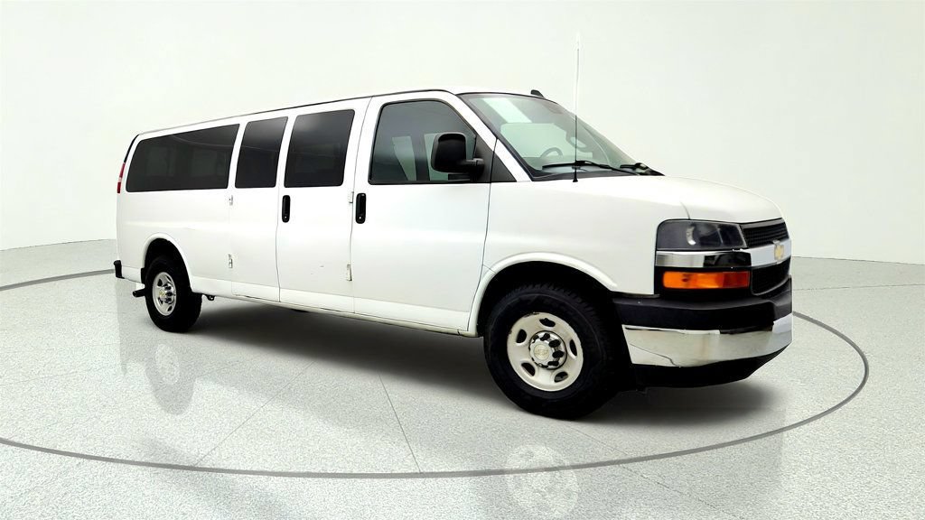 Used 2019 Chevrolet Express 3500 LT w/ LT Preferred Equipment Group RWD image 3