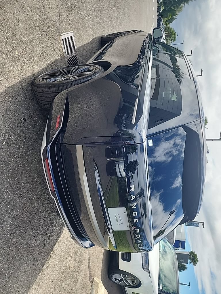 New 2026 Land Rover Range Rover Long Wheelbase SE AWD/4WD image 3