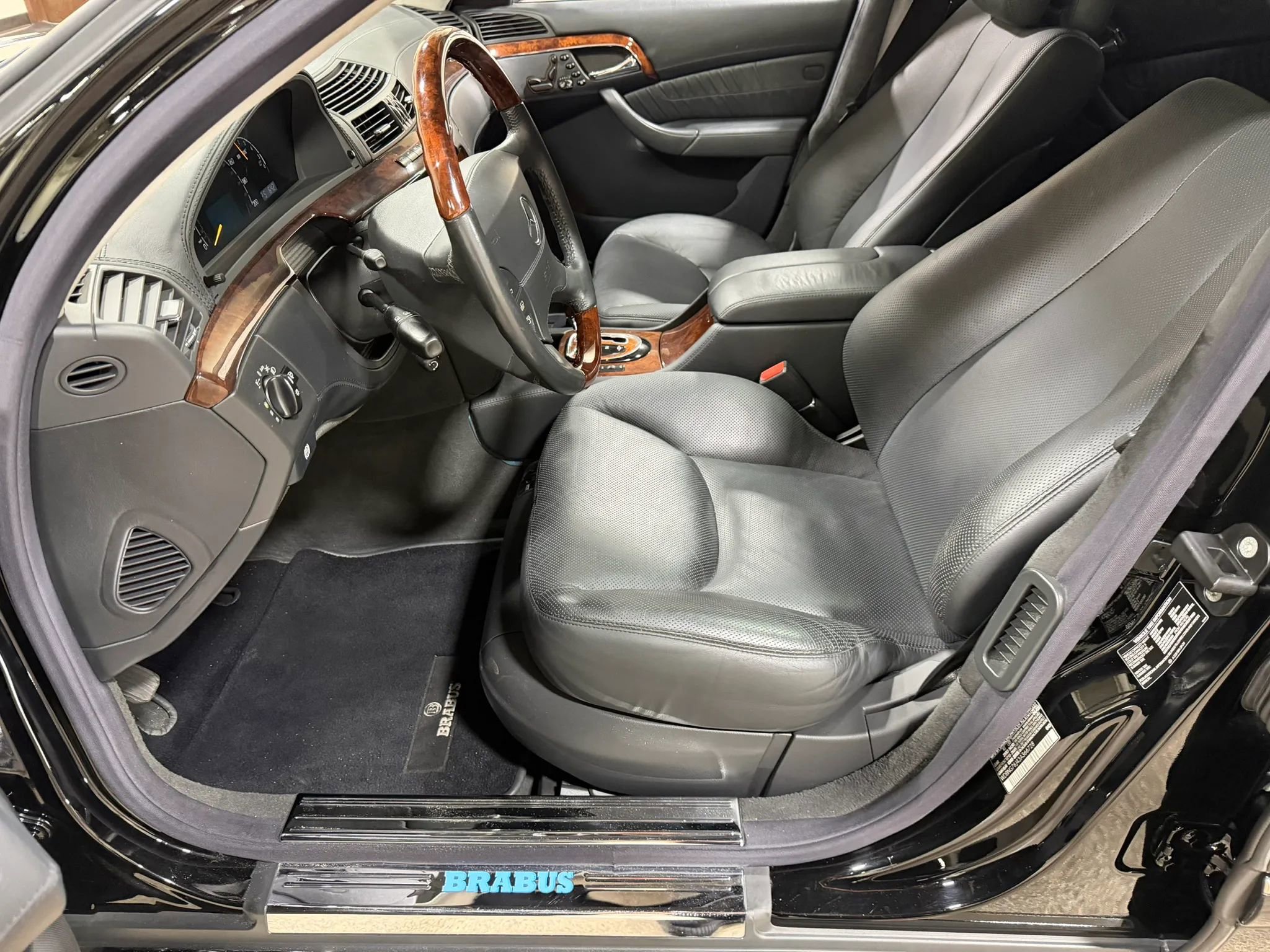 Used 2003 Mercedes-Benz S 600 image 39