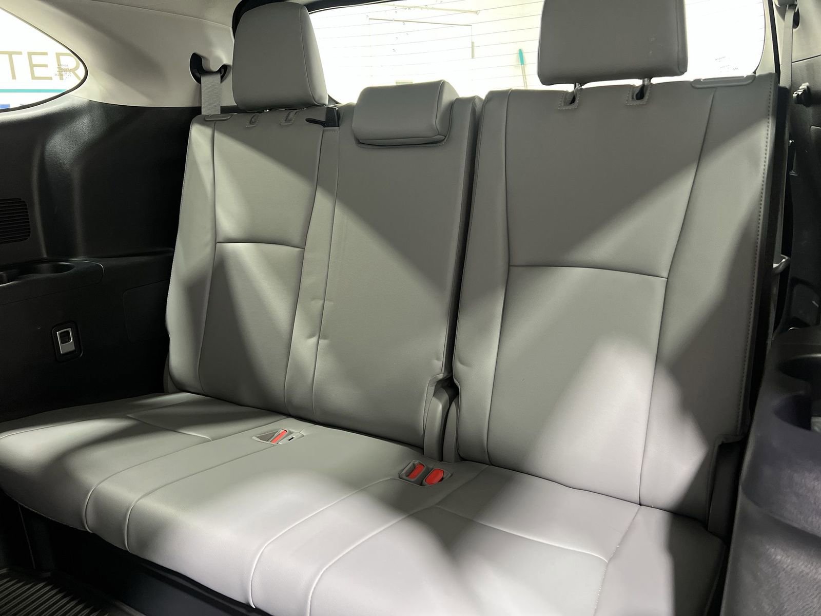 Used 2023 Toyota Highlander Platinum image 23