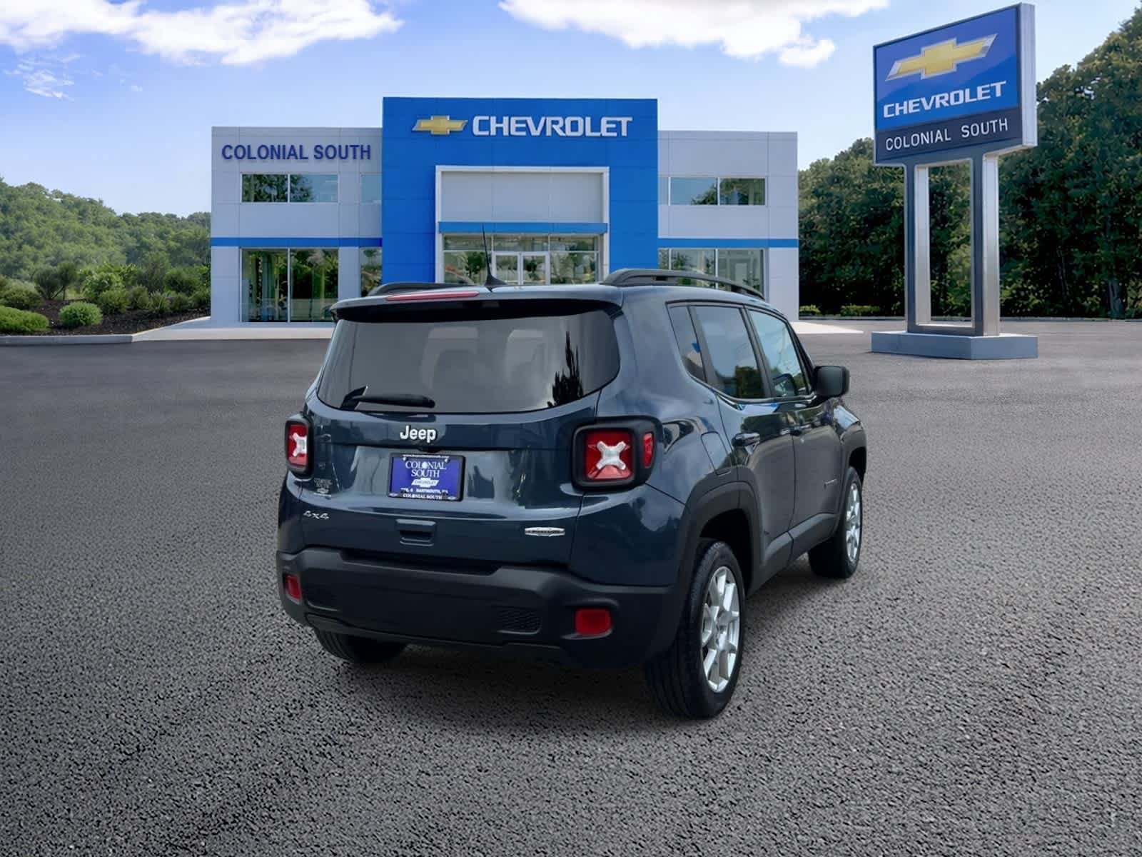 Used 2022 Jeep Renegade Latitude w/ Convenience Group AWD/4WD image 6