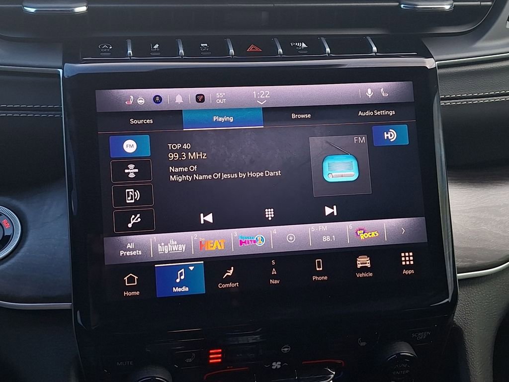 Used 2024 Jeep Grand Cherokee Limited w/ Black Appearance Package image 22