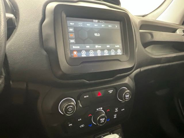 Used 2020 Jeep Renegade Limited image 8