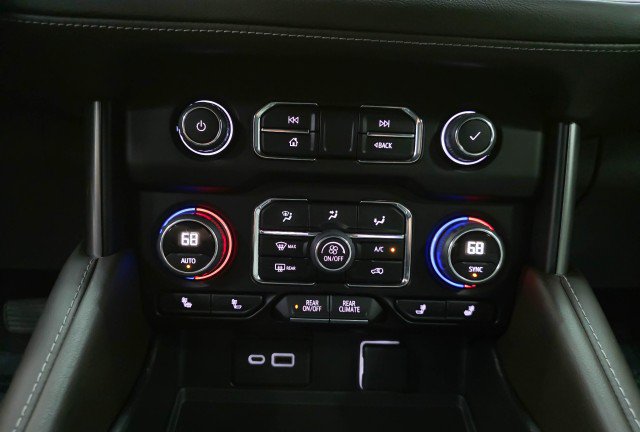 Used 2022 Chevrolet Tahoe LT w/ Luxury Package AWD/4WD image 28