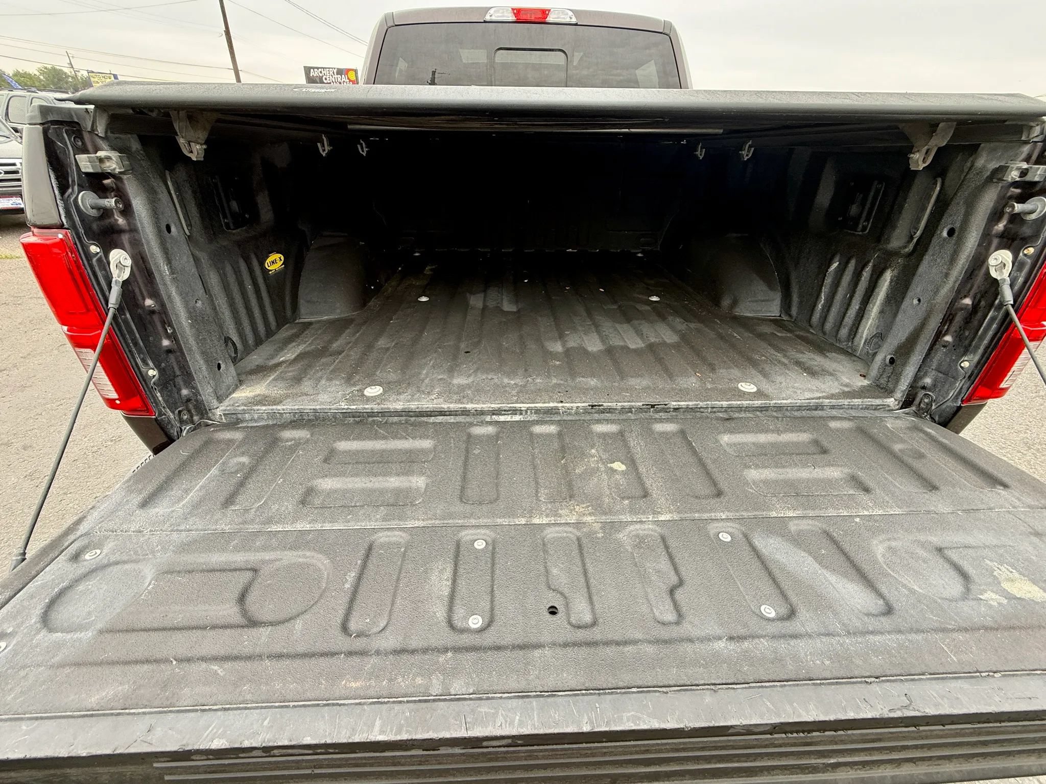 Used 2020 Ford F150 Lariat AWD/4WD image 11
