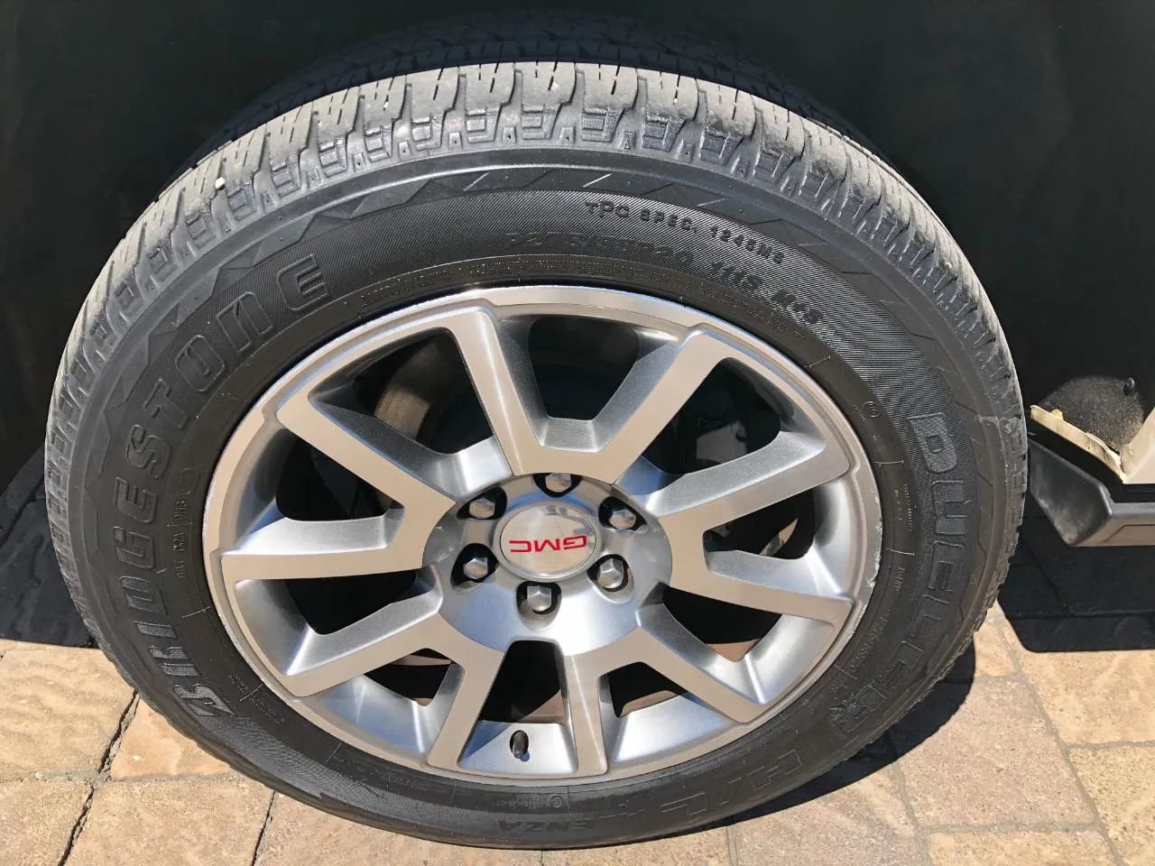 Used 2015 GMC Yukon XL Denali w/ Touring Package AWD/4WD image 10