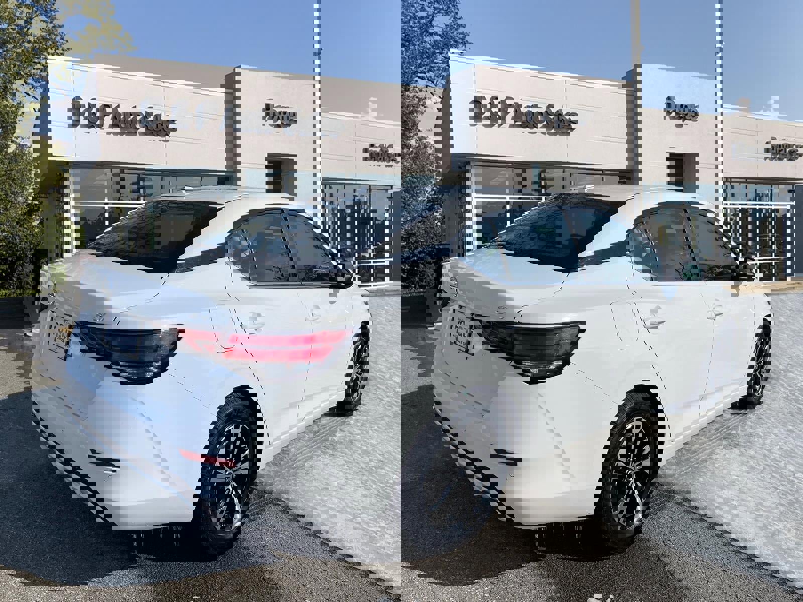 Used 2023 Nissan Sentra SV image 2