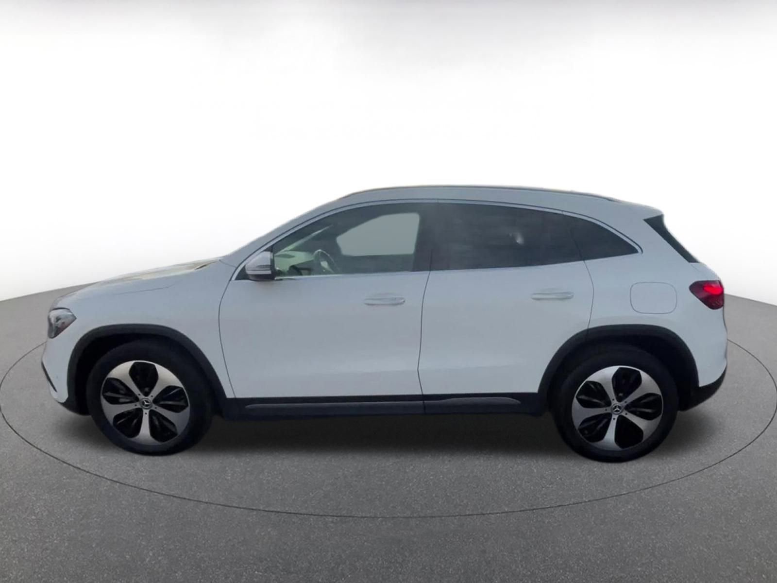 Used 2025 Mercedes-Benz GLA 250 4MATIC image 9