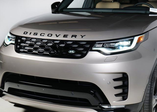 New 2026 Land Rover Discovery Dynamic SE image 26