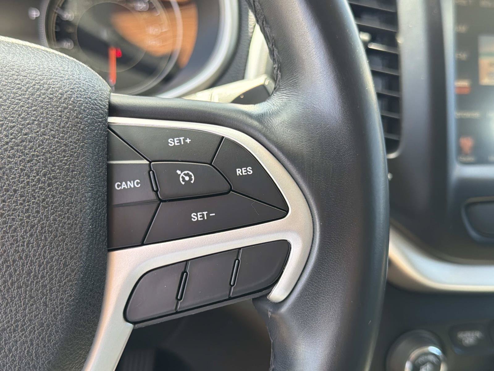 Used 2018 Jeep Cherokee Trailhawk AWD/4WD image 19