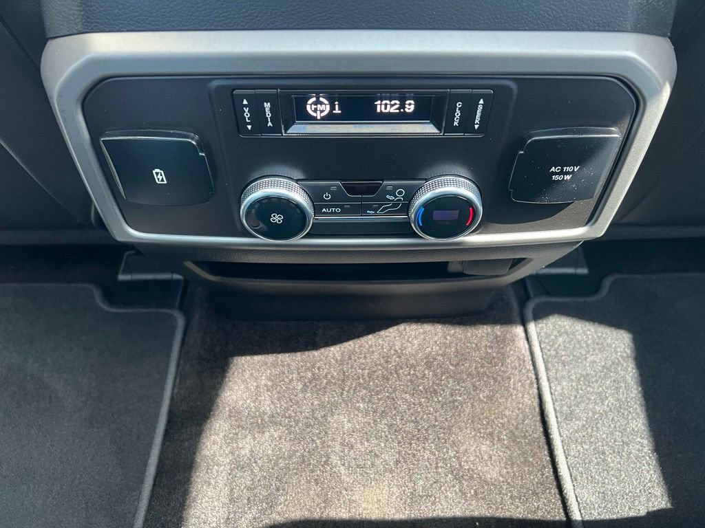 Used 2018 Ford Expedition XLT w/ Equipment Group 202A AWD/4WD image 24