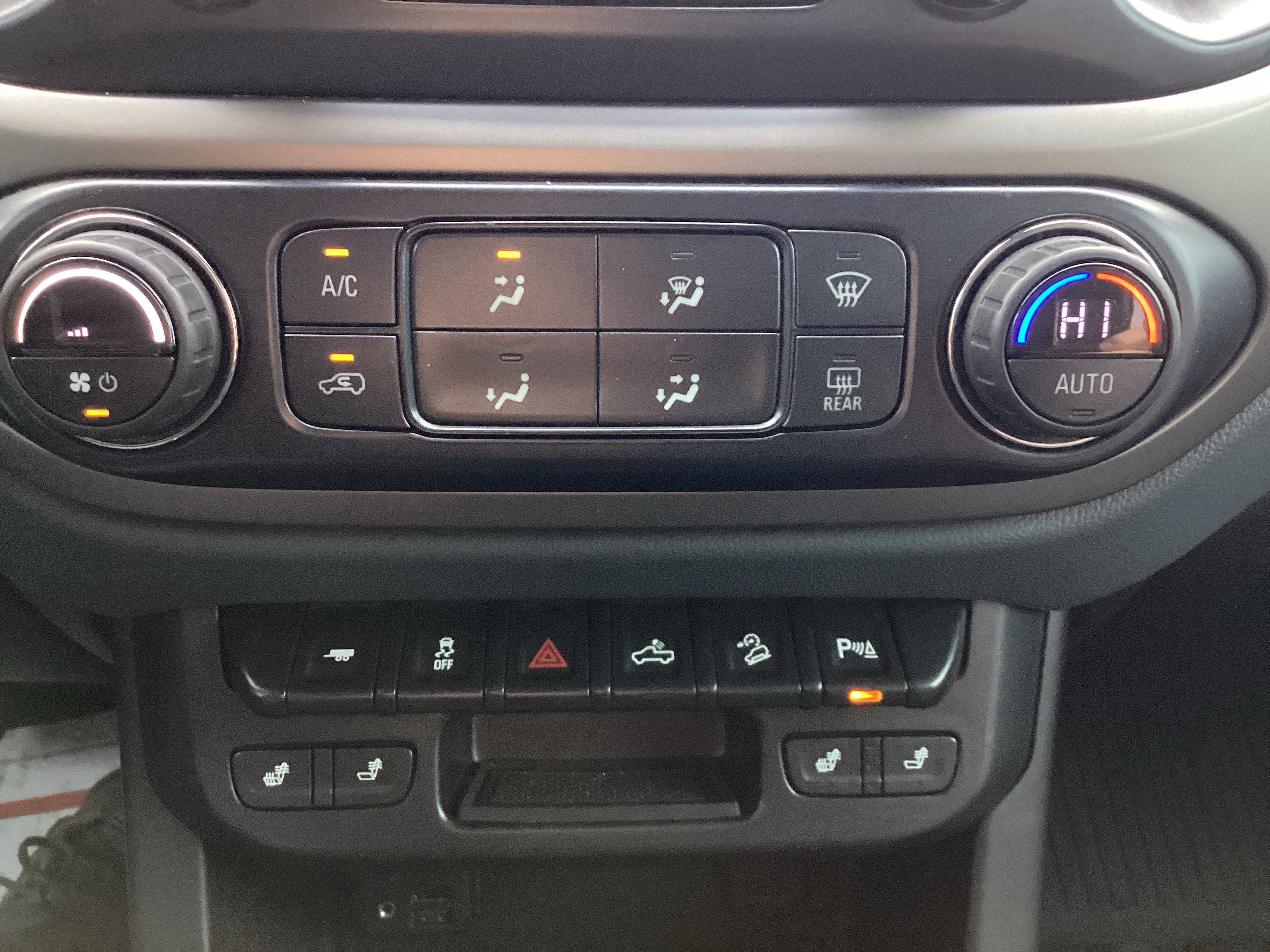 Used 2020 Chevrolet Colorado Z71 w/ Z71 Midnight Edition image 23