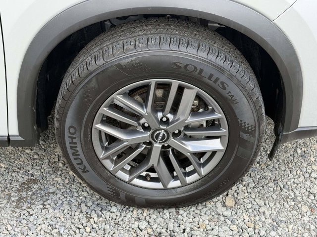 Used 2024 Nissan Rogue S FWD image 7