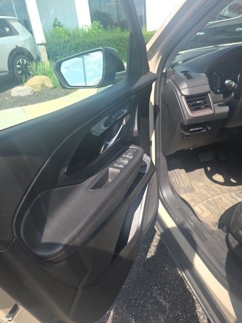 Used 2022 GMC Terrain AT4 w/ Tech Package AWD/4WD image 8