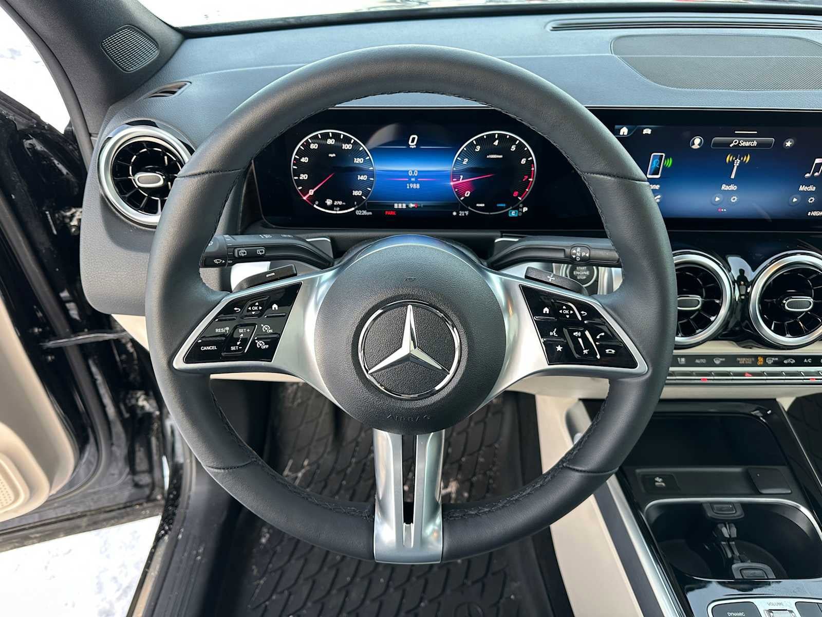 Used 2026 Mercedes-Benz GLB 250 4MATIC image 24