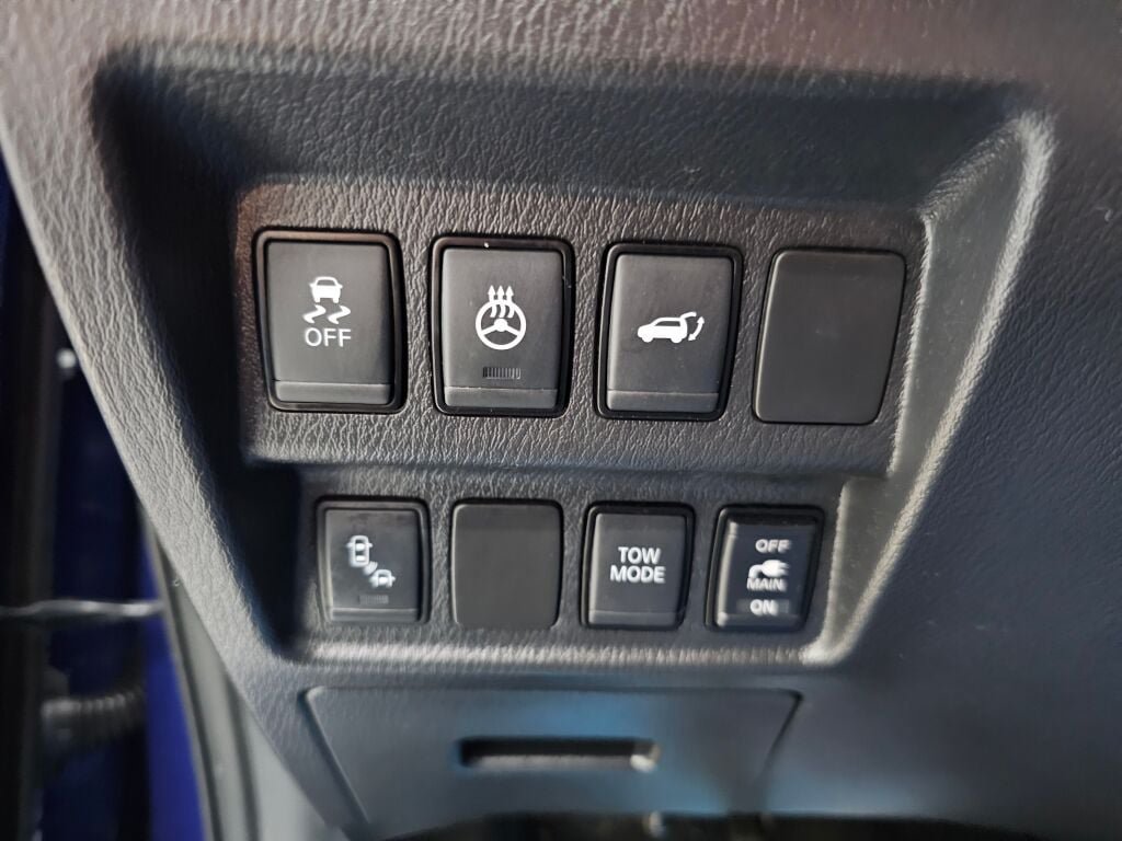 Used 2020 Nissan Pathfinder SL AWD/4WD image 30