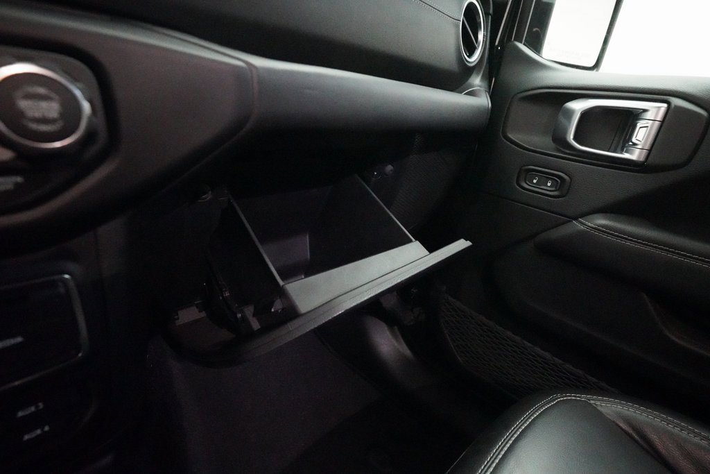 Used 2019 Jeep Wrangler Unlimited Sahara w/ Quick Order Package 24M Moab image 29