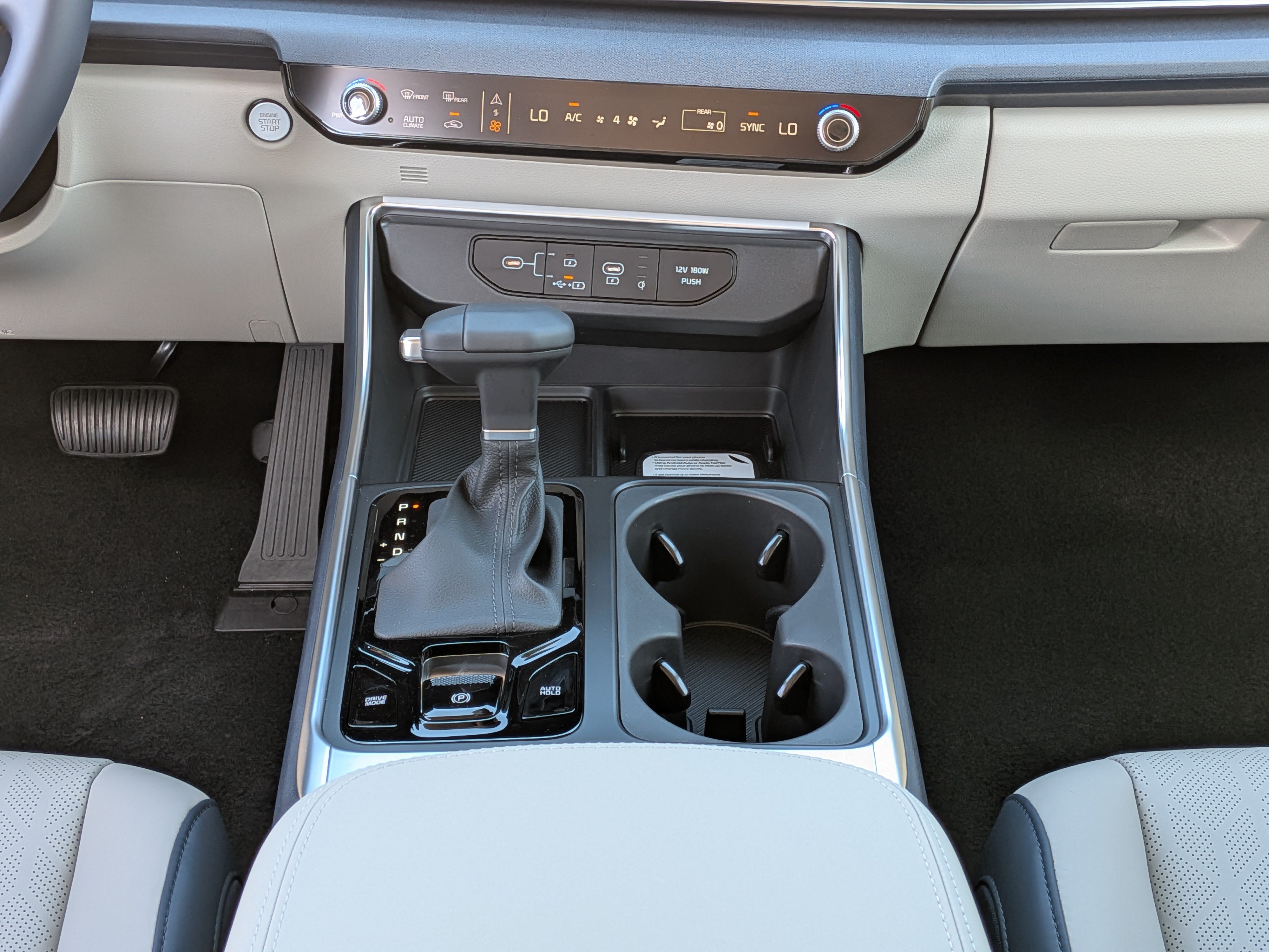 New 2026 Kia Carnival EX FWD image 24