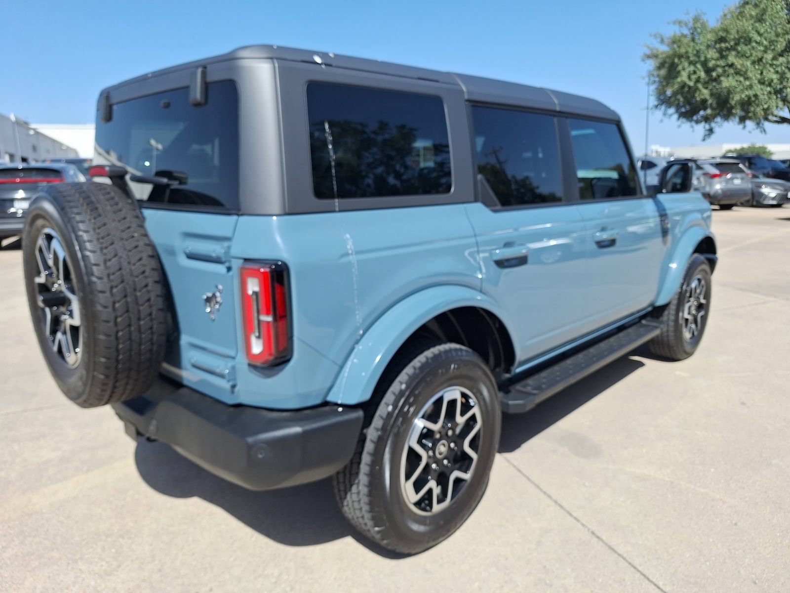 Used 2023 Ford Bronco Outer Banks AWD/4WD image 6