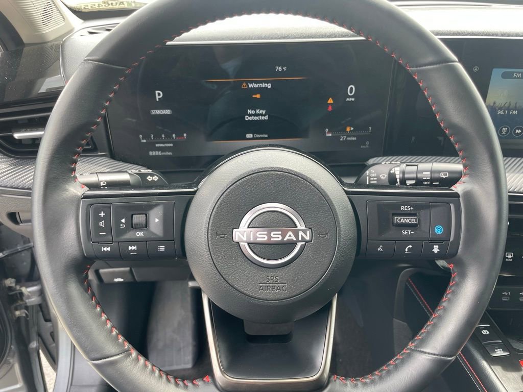 Used 2025 Nissan Kicks SR FWD image 13