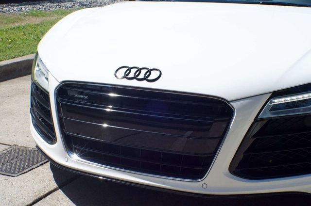 Used 2014 Audi R8 V8 w/ Convenience Package AWD/4WD image 10