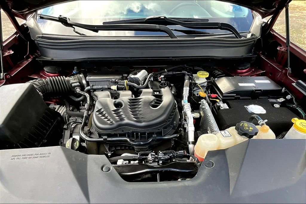 Used 2019 Jeep Cherokee Trailhawk AWD/4WD image 31