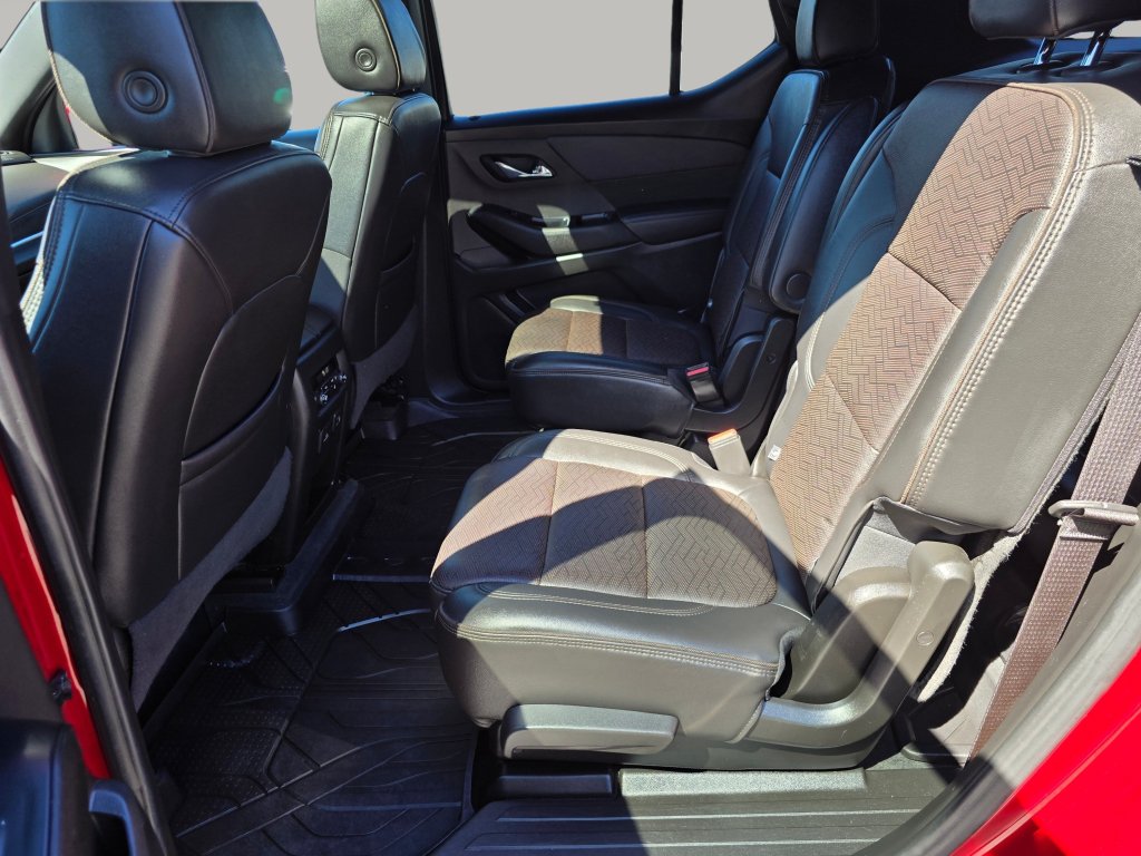 Used 2023 Chevrolet Traverse High Country w/ LPO, 'HIT The Road' Package AWD/4WD image 25