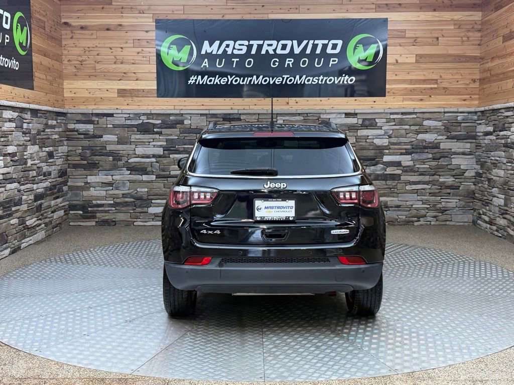 Used 2018 Jeep Compass Latitude w/ Popular Equipment Group AWD/4WD image 8