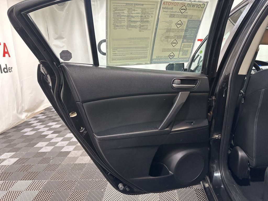 Used 2013 MAZDA MAZDA3 i Sport image 16