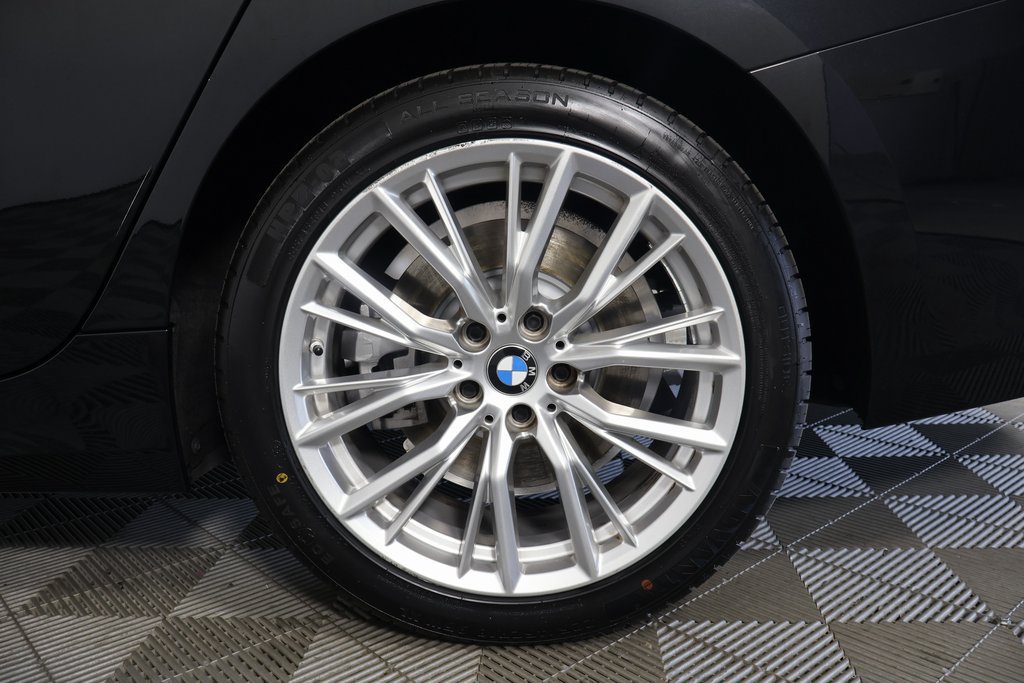 Used 2024 BMW 330i Sedan w/ Convenience Package RWD image 16