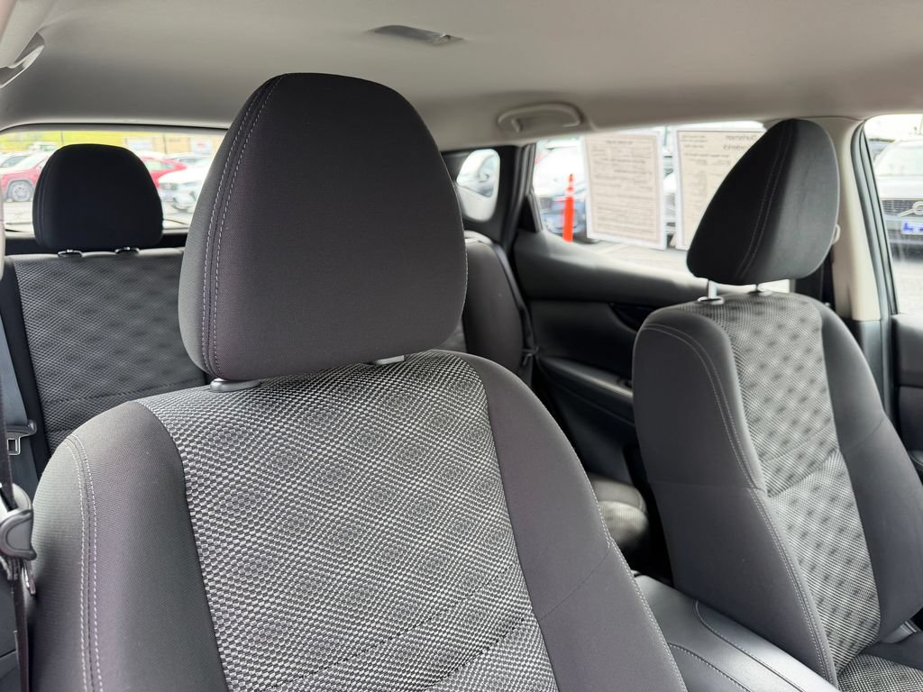 Used 2019 Nissan Rogue Sport SV w/ Technology Package AWD/4WD image 16