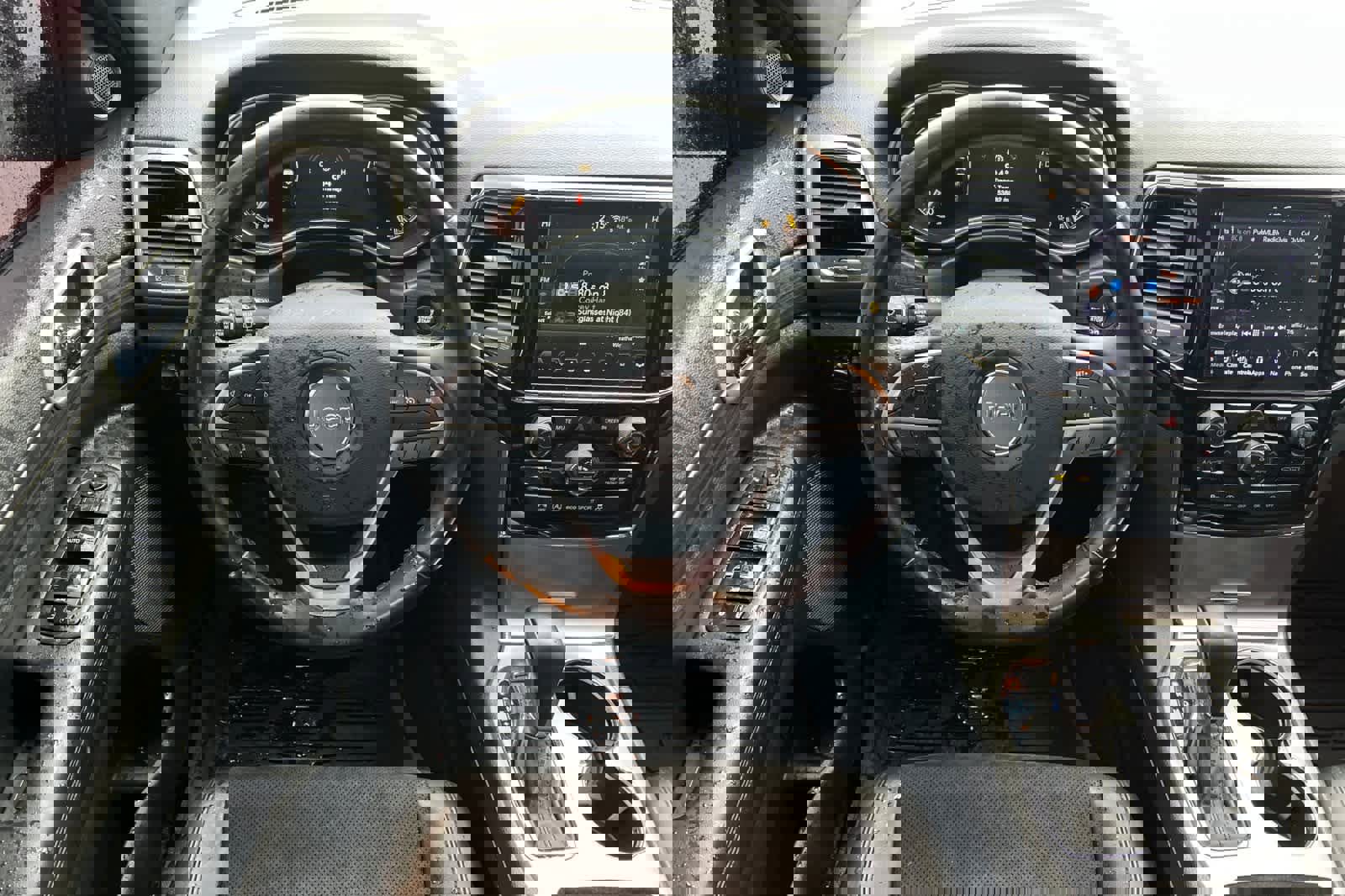 Used 2019 Jeep Grand Cherokee Altitude image 14