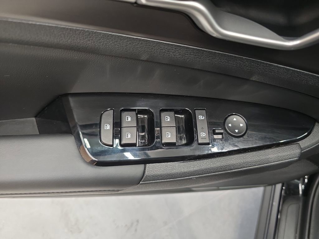 Certified 2025 Kia Sportage EX image 16
