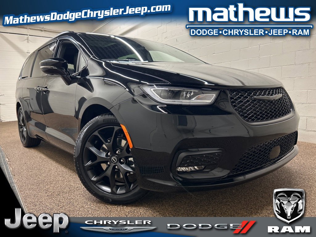 New 2026 Chrysler Pacifica Limited video 1