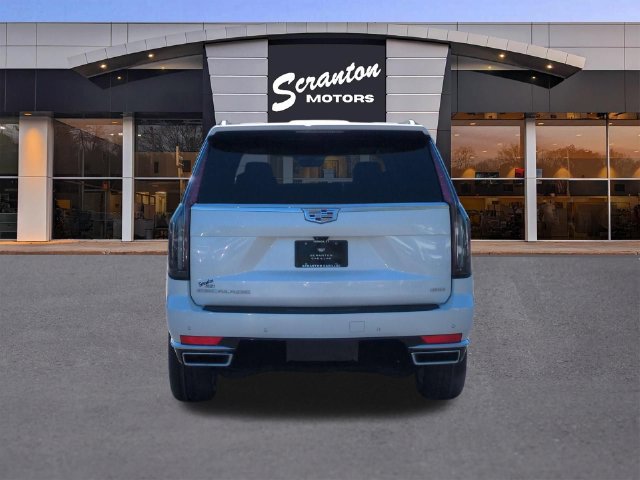 Used 2021 Cadillac Escalade Premium Luxury w/ Performance Package AWD/4WD image 4