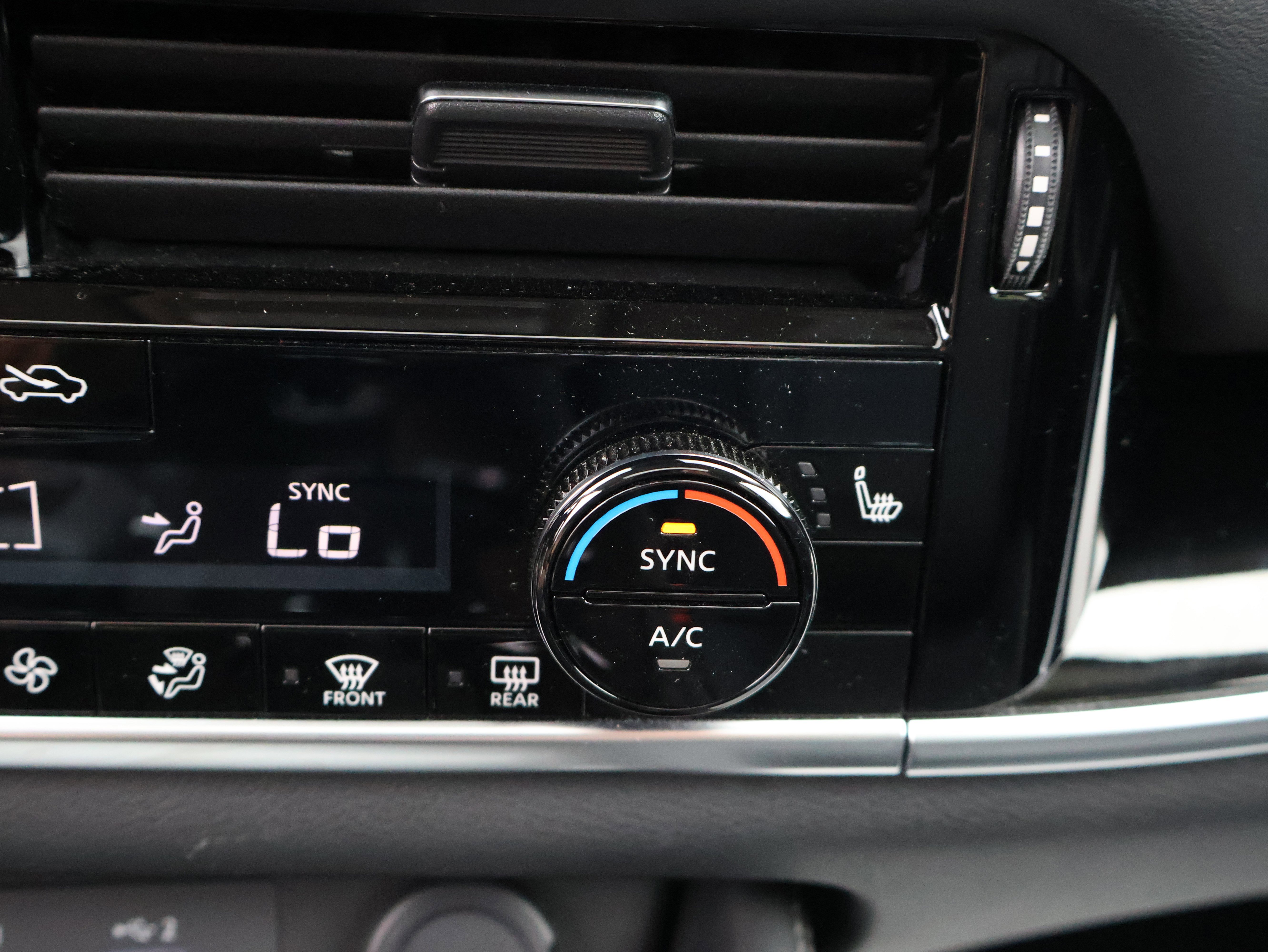 Used 2023 Nissan Rogue SL w/ SL Premium Package AWD/4WD image 30