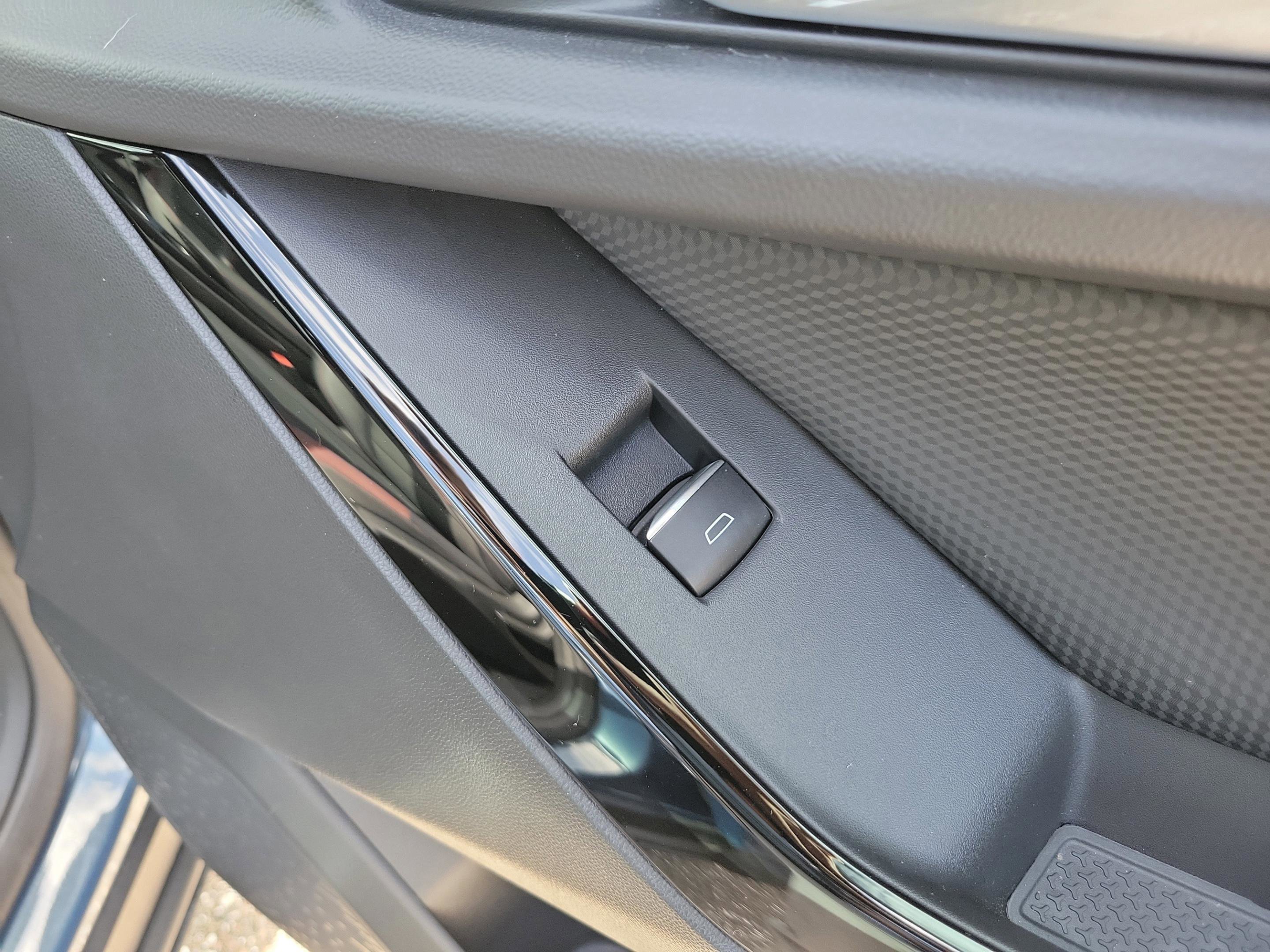 Used 2025 Chevrolet Equinox RS w/ Safety and Technology Package image 20