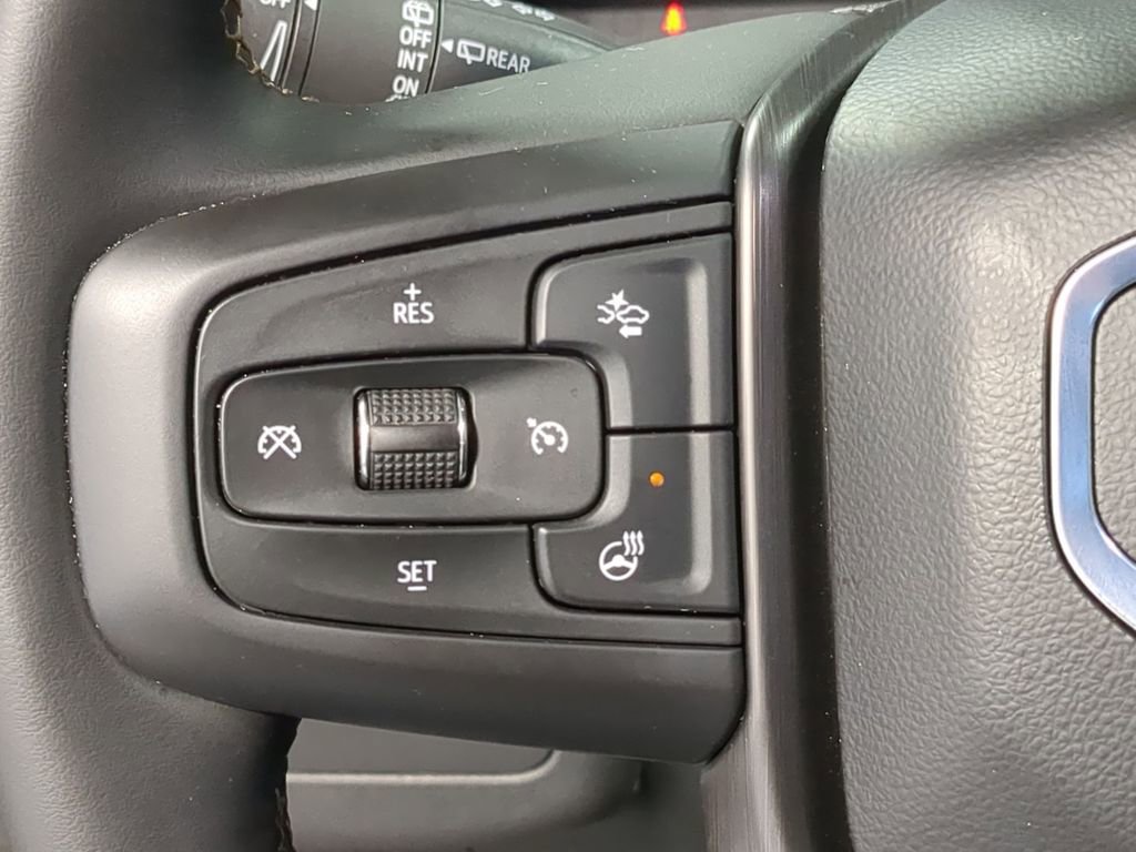 Used 2024 GMC Yukon XL AT4 image 29