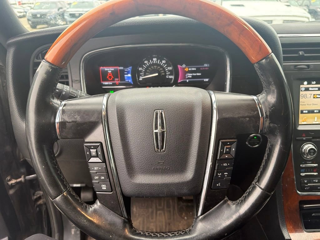 Used 2017 Lincoln Navigator L Select AWD/4WD image 18