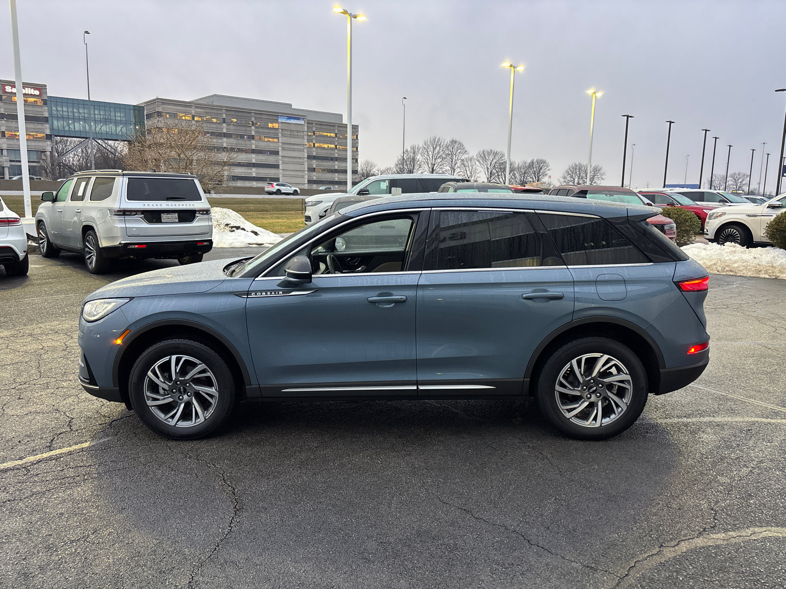 Certified 2023 Lincoln Corsair FWD w/ Equipment Group 101A image 4