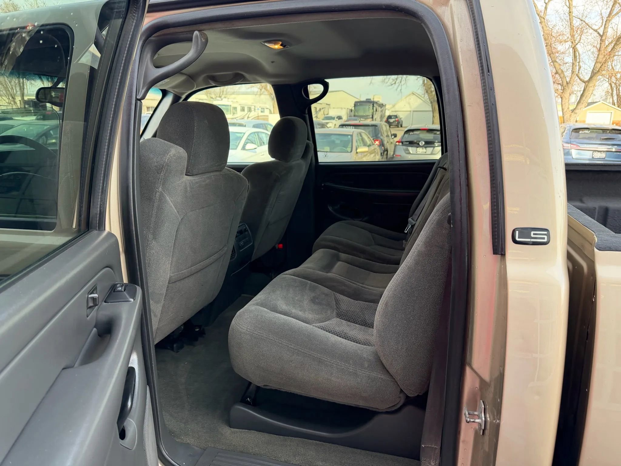 Used 2004 Chevrolet Silverado 2500 LS w/ Skid Plate Package AWD/4WD image 12