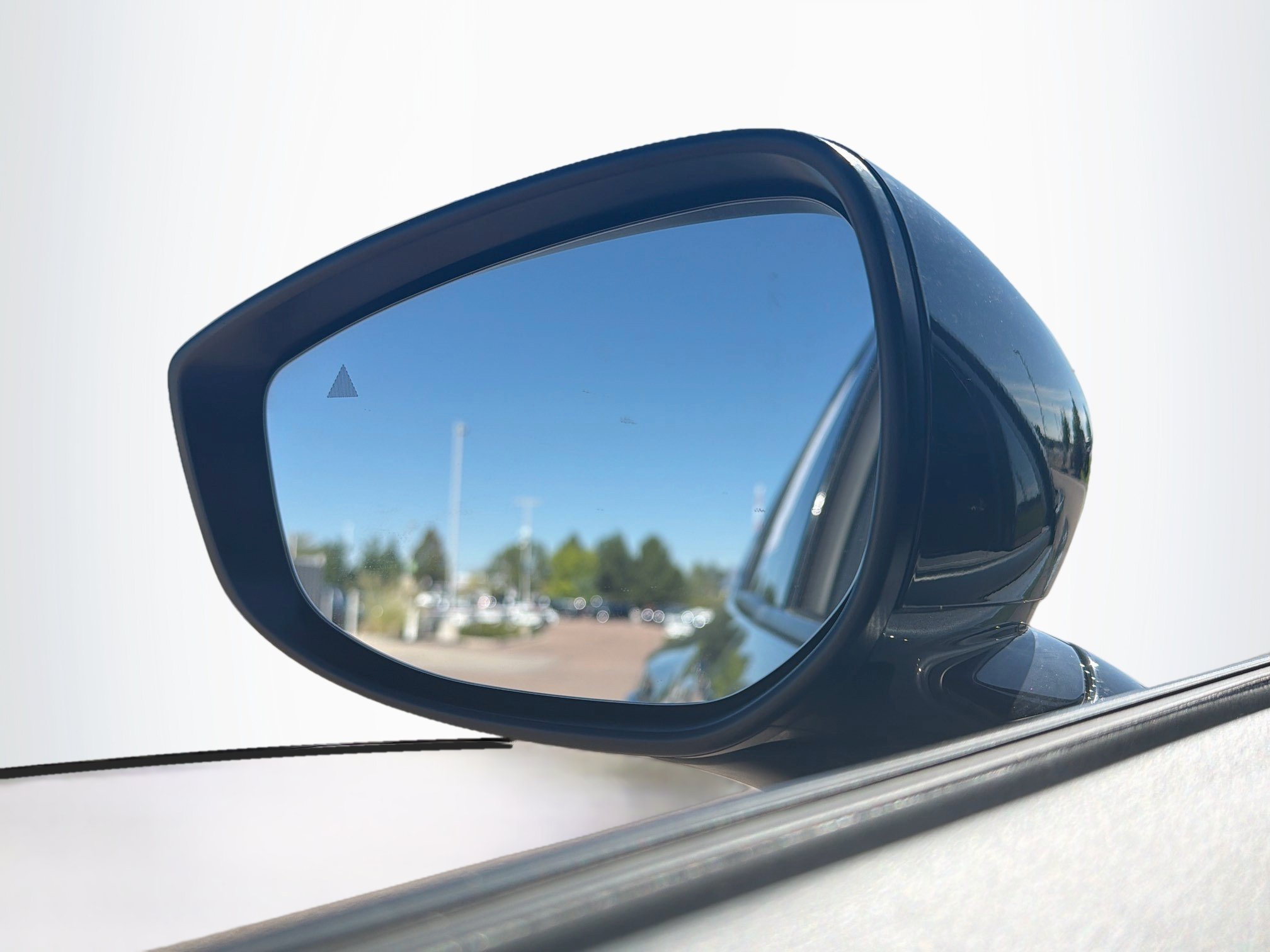 Used 2025 MAZDA CX-50 AWD 2.5 Hybrid w/ Premium Pkg image 16