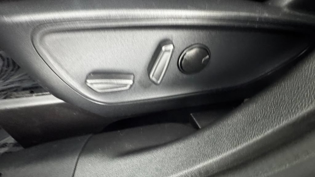 Used 2024 Ford Escape Active AWD/4WD image 11