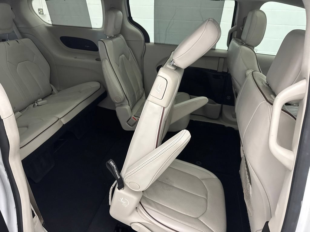 Used 2020 Chrysler Pacifica Limited FWD image 51