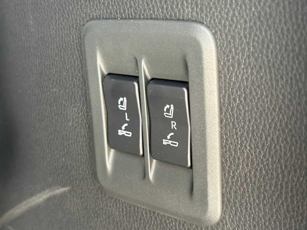 Used 2026 Lexus GX 550 w/ Accessory Package (2T) AWD/4WD image 15