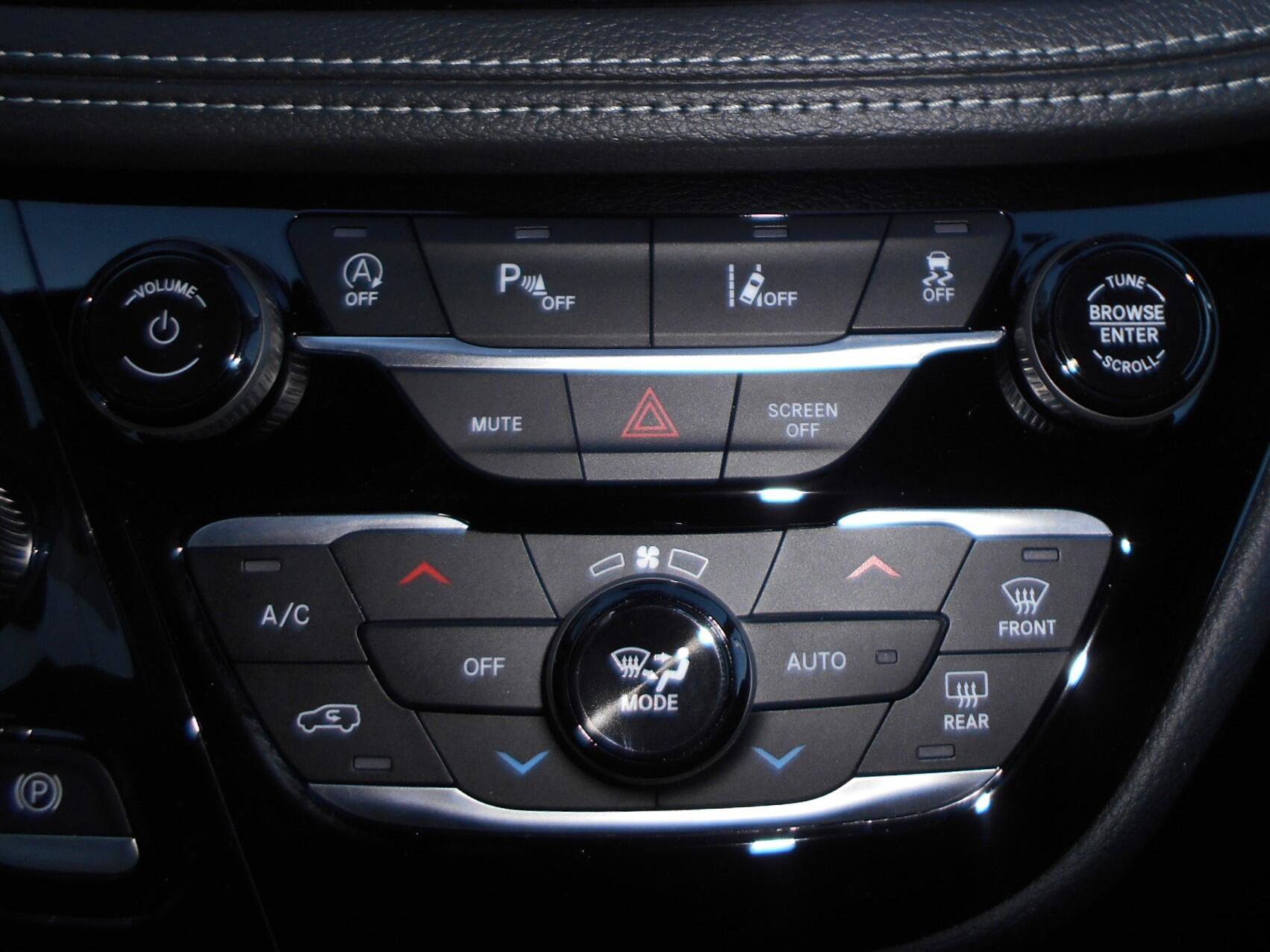 New 2026 Chrysler Pacifica Select FWD image 17