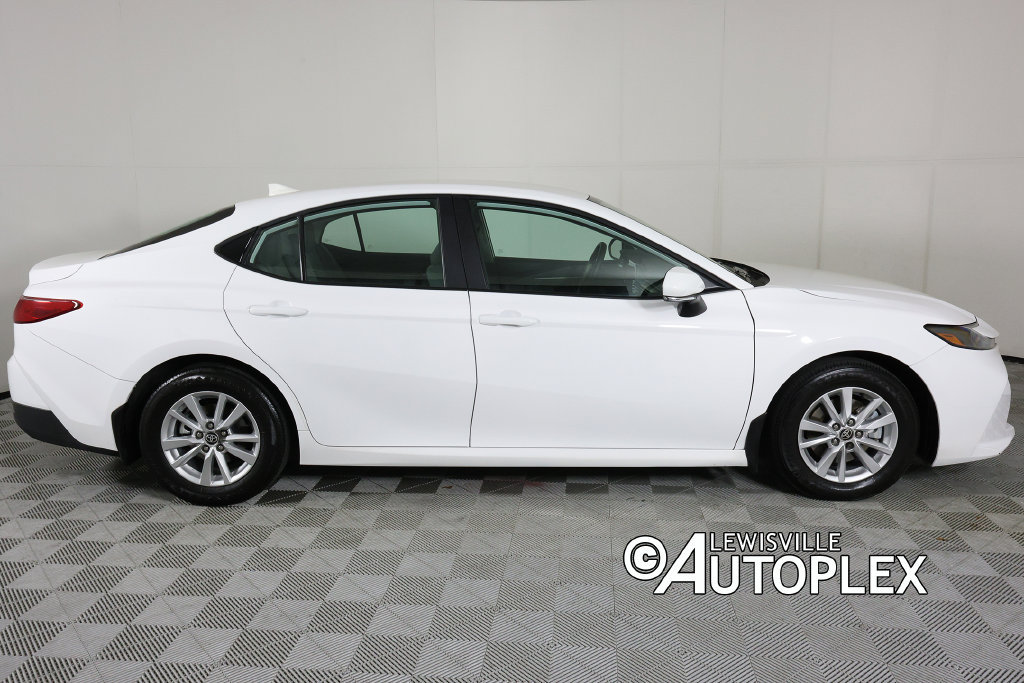 Used 2026 Toyota Camry LE w/ Convenience Package FWD image 4