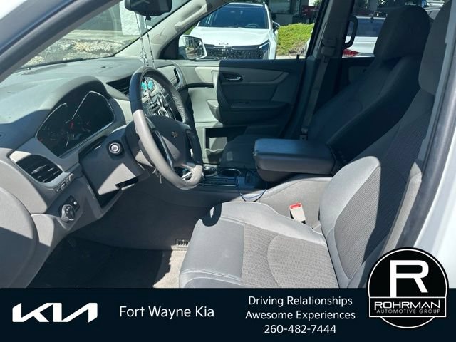 Used 2017 Chevrolet Traverse LT w/ Style and Technology Package FWD image 10