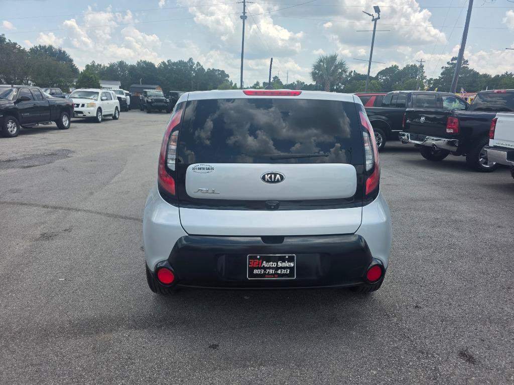 Used 2016 Kia Soul + FWD image 3